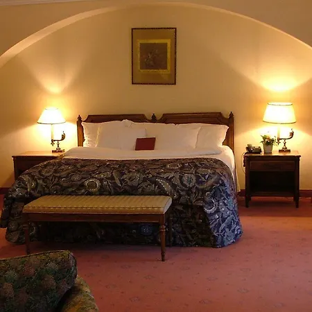 Hotel Palace And Park Complex