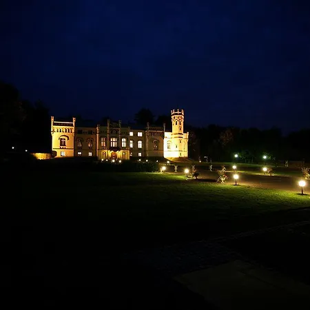 Hotel Palace And Park Complex Paszkówka
