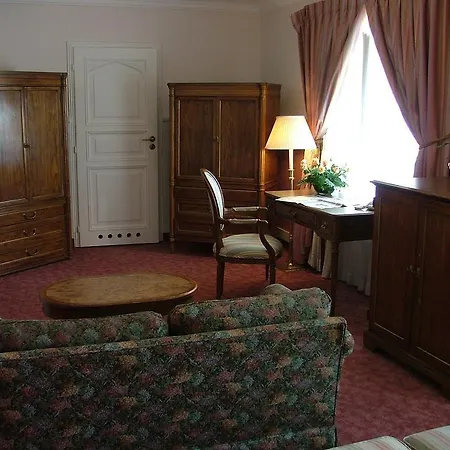 Hotel Palace And Park Complex Paszkówka