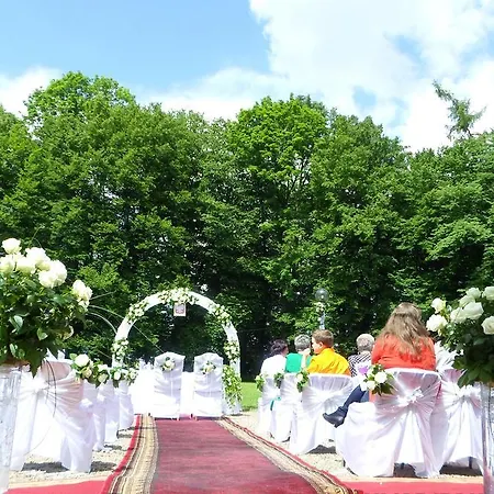 Palace And Park Complex 4*