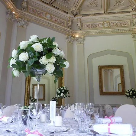 Palace And Park Complex