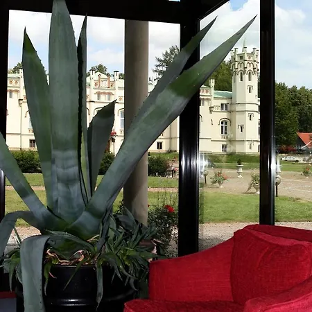 Hotel Palace And Park Complex Paszkówka