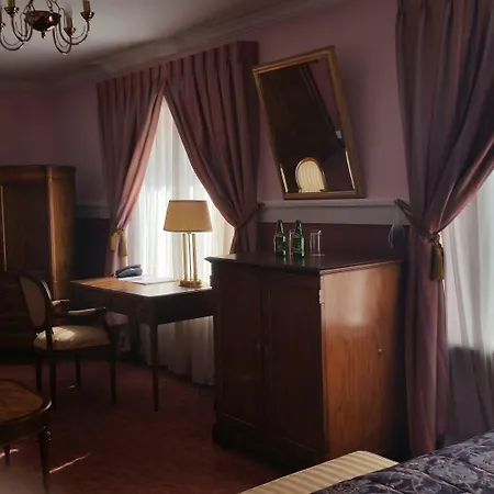 Palace And Park Complex 4* Paszkówka