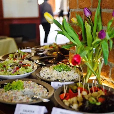 Hotel Palace And Park Complex