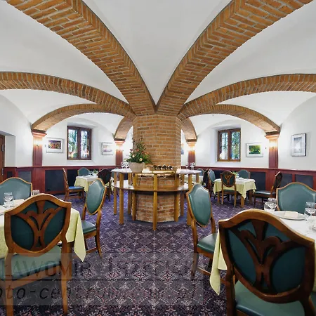 Palace And Park Complex Paszkówka