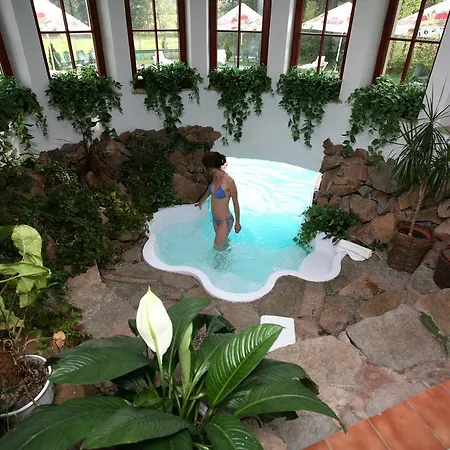 Palace And Park Complex