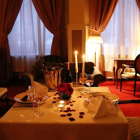 Palace And Park Complex Hotel