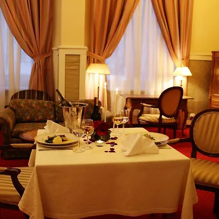 Hotel Palace And Park Complex