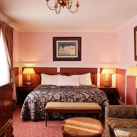 Palace And Park Complex Hotel Paszkówka