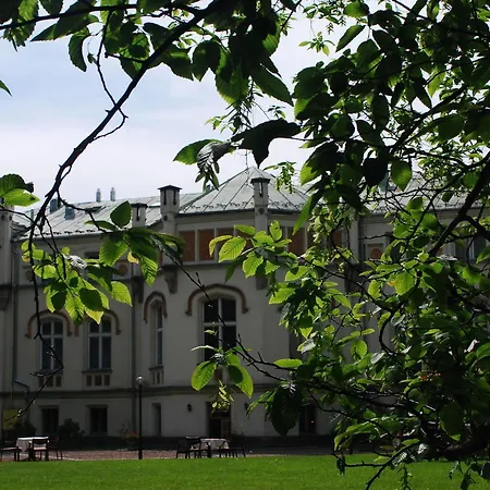 Hotel Palace And Park Complex