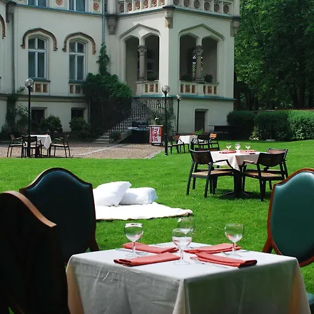 Palace And Park Complex Hotel 4*