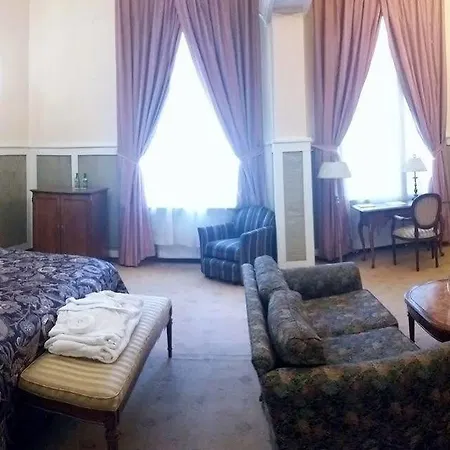 Palace And Park Complex Hotel 4*