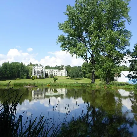 Palace And Park Complex Hotel