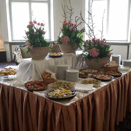 Palace And Park Complex Hotel Paszkówka