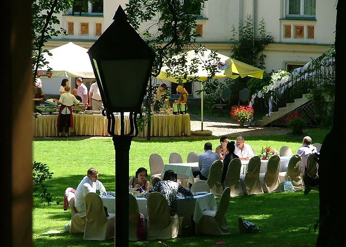 Palace And Park Complex 4* Пашкувка