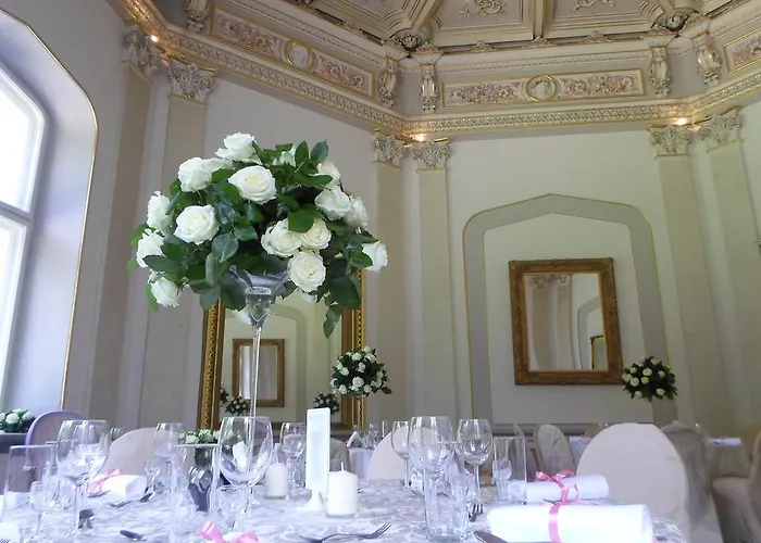 Palace And Park Complex