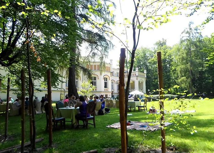 Palace And Park Complex Отель Пашкувка