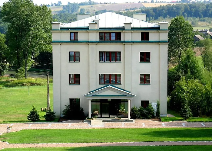 Palace And Park Complex