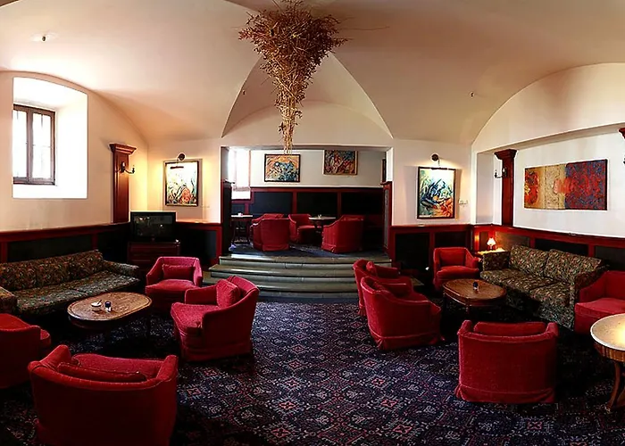 Отель Palace And Park Complex