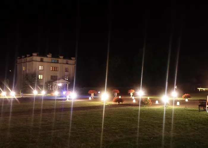 Palace And Park Complex