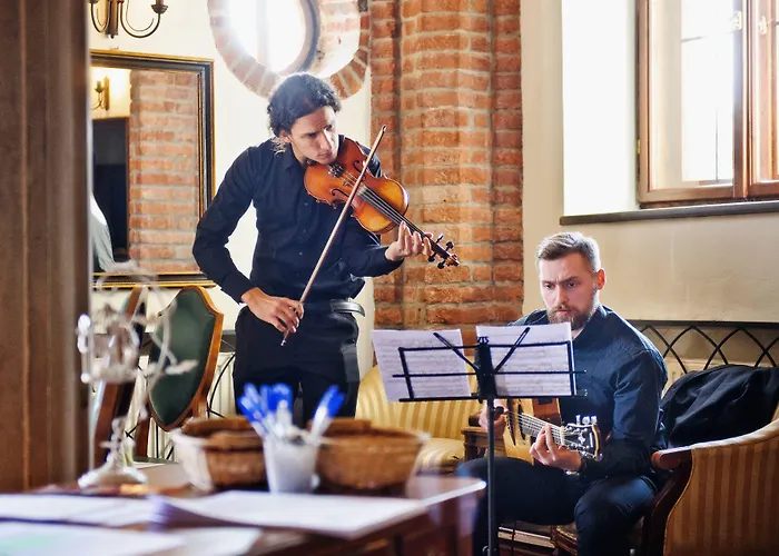 Palace And Park Complex 4*