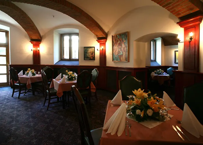 Palace And Park Complex Отель 4*