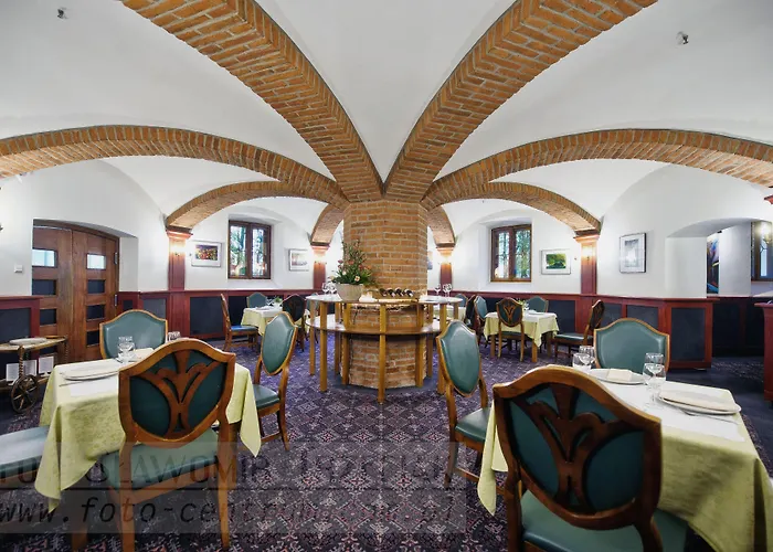 Palace And Park Complex Пашкувка