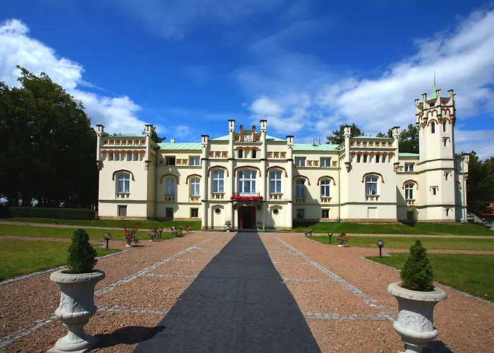 Palace And Park Complex 4*