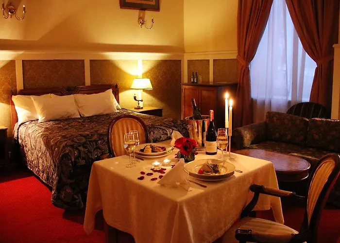 Palace And Park Complex 4*