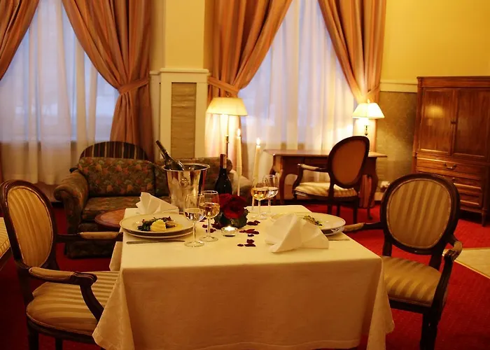 Отель Palace And Park Complex