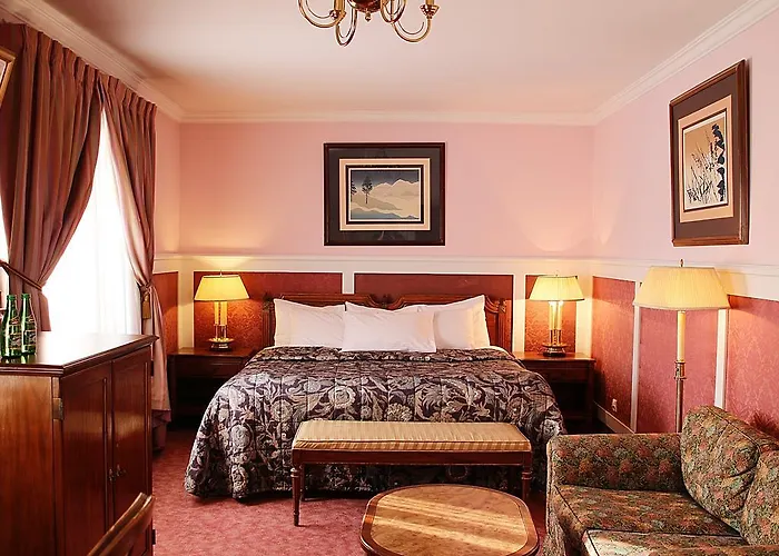 Palace And Park Complex Отель Пашкувка