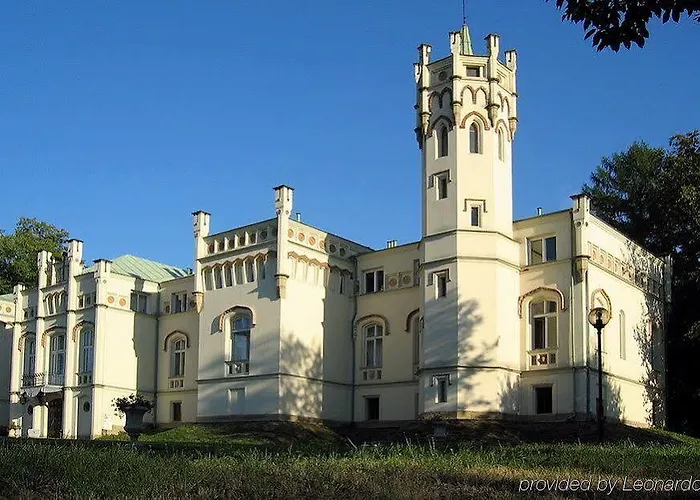 Palace And Park Complex Пашкувка